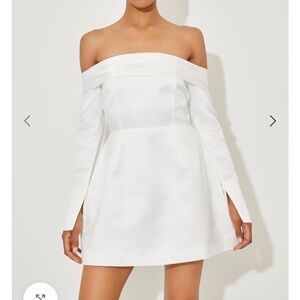 Muse White Off-the-Shoulder Strapless Mini Dress